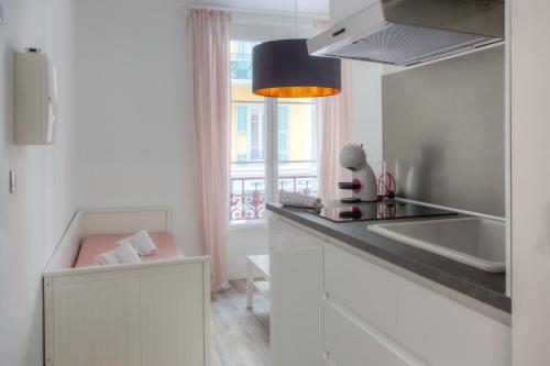 Bright studio in Nice center close to Jean Medecin and station - Welkeys