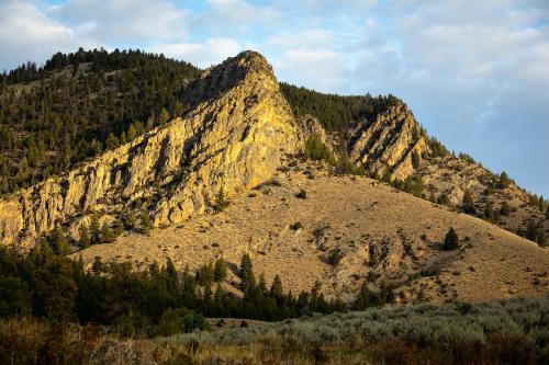 Twin Peaks Guest Ranch