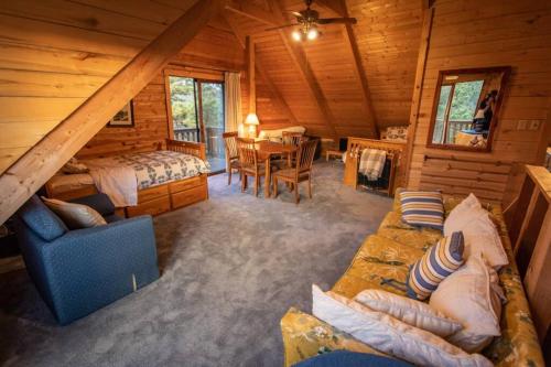 Premium Retreat on 450 Acres w/ Greenhouse, Meditation Room & Labyrinth
