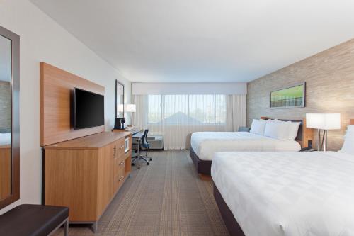Standard Queen Room with Two Queen Beds