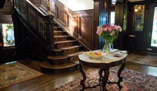 InnBuffalo off Elmwood Buffalo (NY)