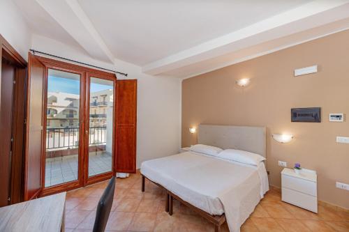 Hotel Villa Piras - Tap to explore photos