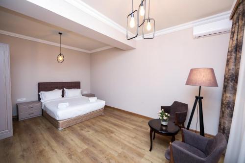 A Hotel Yerevan - image 9