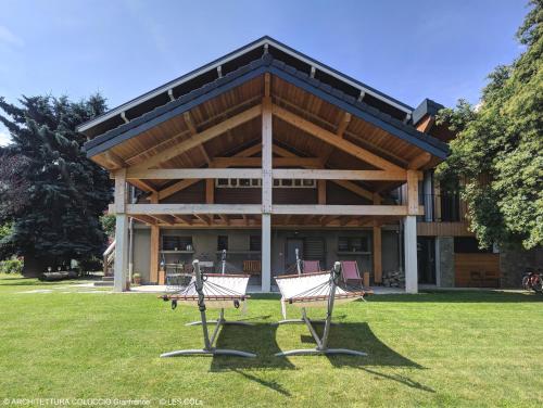 Chalet Les Cols - Chambres avec terrasse & jardin - proche de la nouvelle gare chambre d'hôte Saint-Jean-de-Maurienne