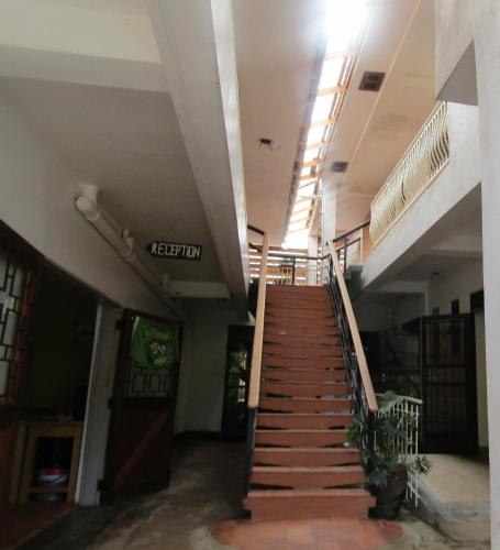 Lối vào, Hospitality Connect in Kampala