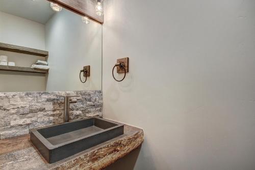 5th Ave #2 3Br 3Ba townhouse - image 8