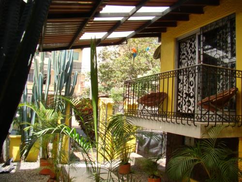 Yellow House Hostel - Medellín Yellow House Hostel - Medellín