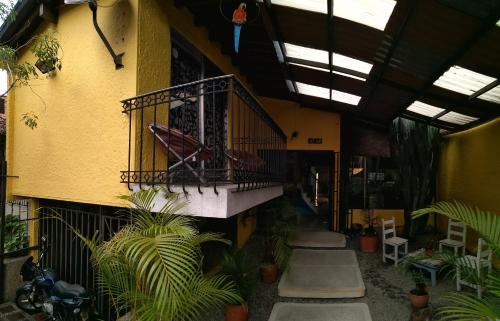 ทัศนียภาพภายนอกโรงแรม, Yellow House Hostel in เอสตาดิโอ
