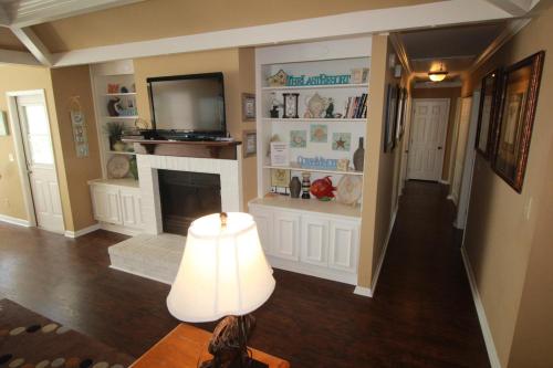 380 Tarpon - Five Bedroom House - image 2