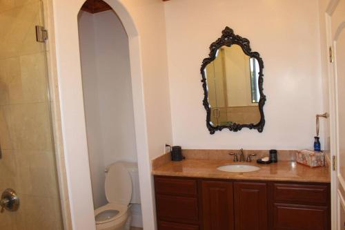 3 BD Luxury Culver Upper Guest House with POOL ,HOT SPA