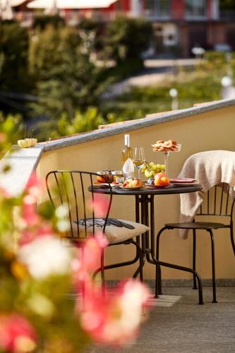 Casa Svizzera Agriturismo – Barolo, NY