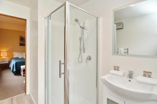 Five-Bedroom House image 1