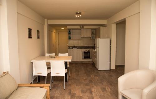 Kitchen, La Bonita Apartment in San Carlos de Bariloche