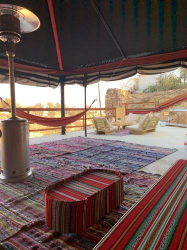 Facilities, אוהל לוט in Hatsavim