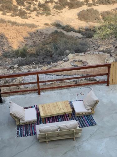 אוהל לוט in Hatsavim