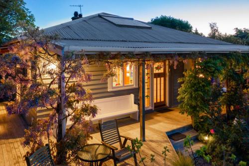 Olde Mill House Bed & Breakfast and Cycle Hire in Blenheim