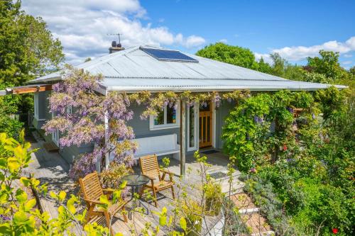 Olde Mill House Bed & Breakfast and Cycle Hire in Blenheim