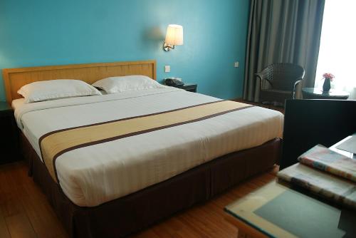 room detail thumbnail 1
