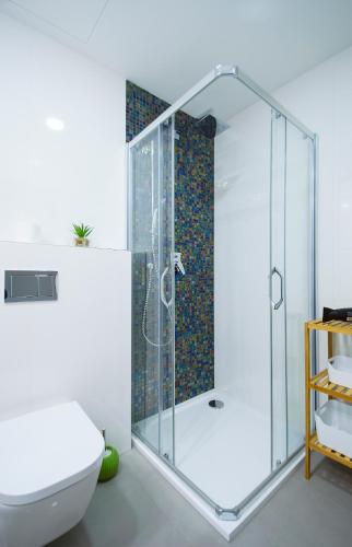 Modern apartment Spanelska - image 4