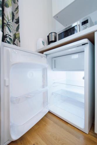 Modern apartment Spanelska - main image