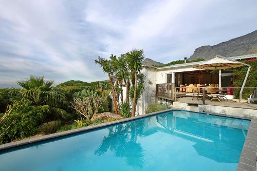 Cape Paradise Lodge and Apartments - image 2