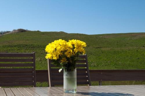 Apartment with Mountain View image 5