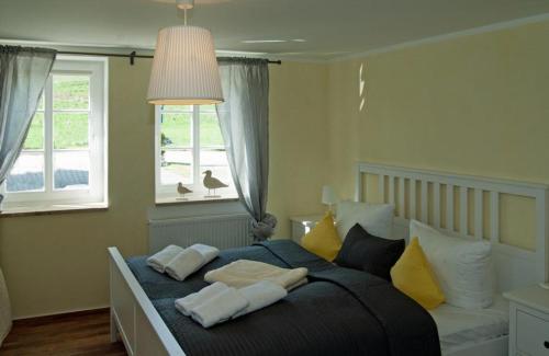 Apartment with Mountain View image 7
