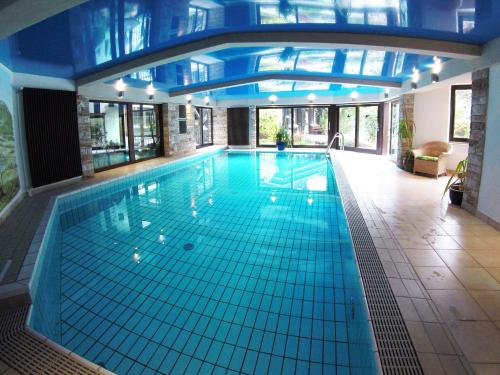Swimming pool, Hotel Kainsbacher Muhle in Happurg