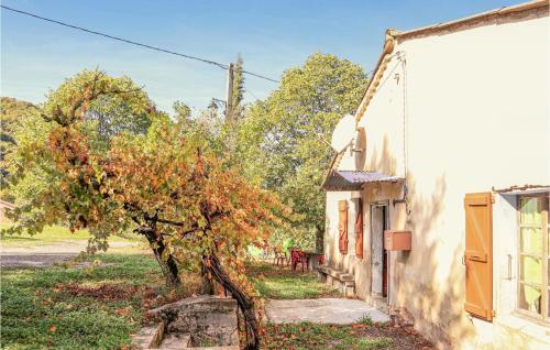 Awesome home in Laux Montaux w/ WiFi and 2 Bedrooms gîte à louer Eygalayes