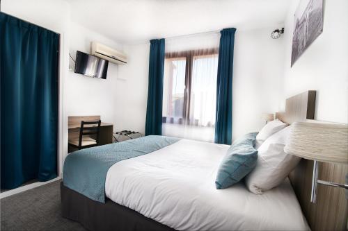 Double or Twin Room with Garden View