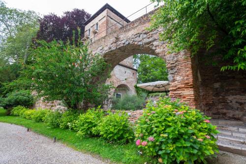 Massimago Wine Tower - image 9