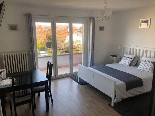 Au Bonheur des Iris in Rolle, Schweiz
