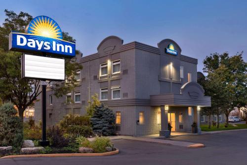 Days Inn by Wyndham Toronto West Mississauga