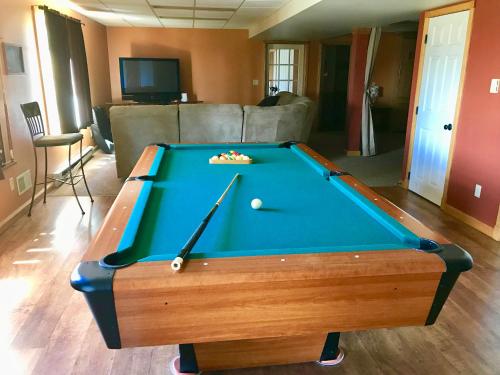 Mt. Nittany Hideaway - beautiful and spacious home - image 7