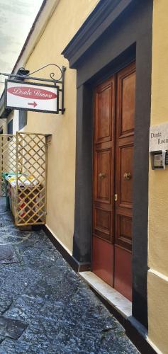 Dante Rooms - image 8