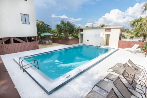 Holiday Hideaway condo - image 9