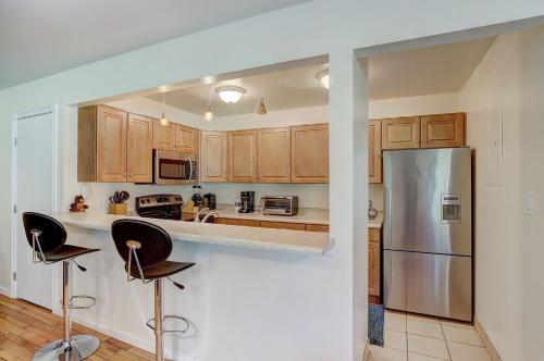 1182 Flying Dutchman condo - image 5
