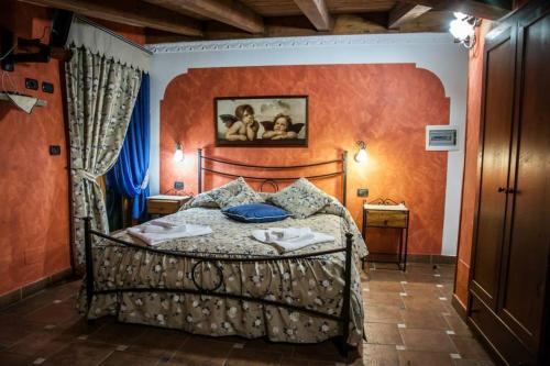Il Nido Country House Ideally located in the Ascea Marina area, Il Nido Country House promises a relaxing and wonderful visit. The property has everything you need for a comfortable stay. Service-minded staff will welcome 