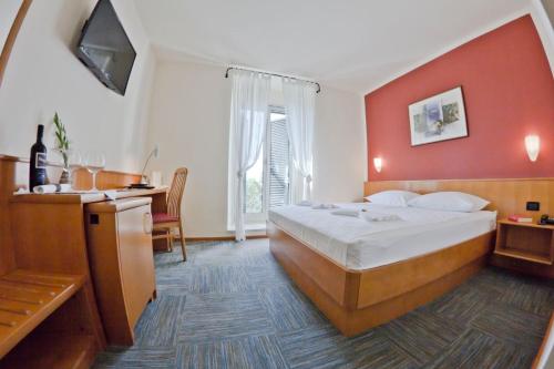 Deluxe Double Room with Balcony