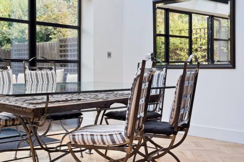 Bright & Spacious 5 Bed House in Charming Putney gîte à louer River Wandle