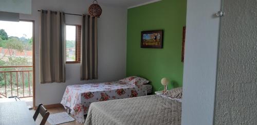 1 double bed, 1 twin bed