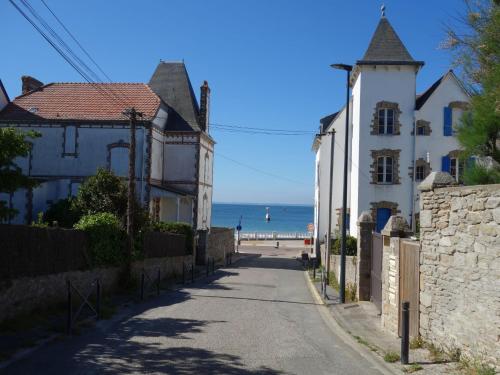 Apartment Les Terrasses de la Plage-2 by Interhome