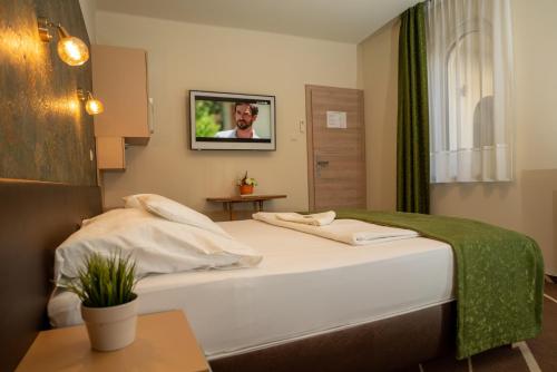 Teátrum Boutique Hotel és Étterem - image 3
