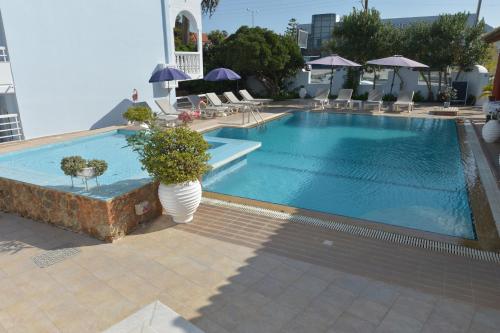 Perla Marina Aparthotel - image 7