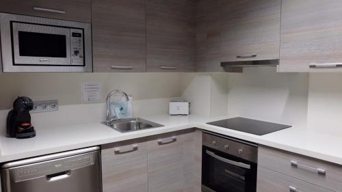 Apartamentos Real Lleida - image 13