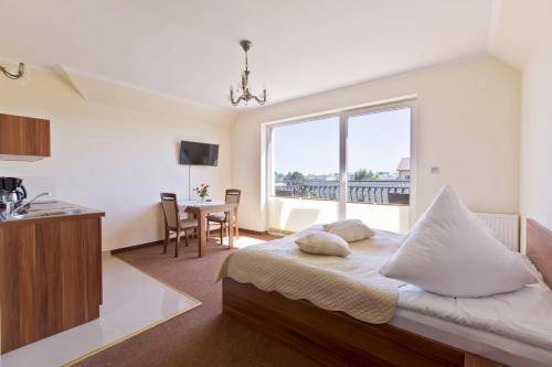 Two-Bedroom Apartment (4 Adults) image 2