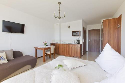 Standard Triple Room image 4