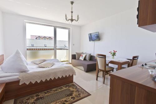 Standard Triple Room image 5