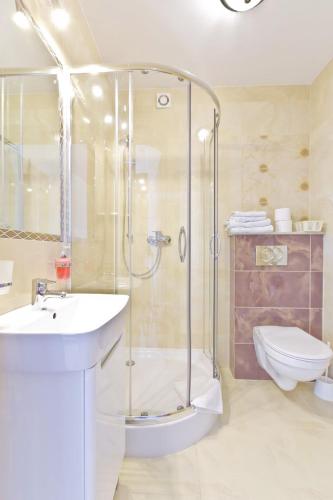 Two-Bedroom Apartment (4 Adults) image 3
