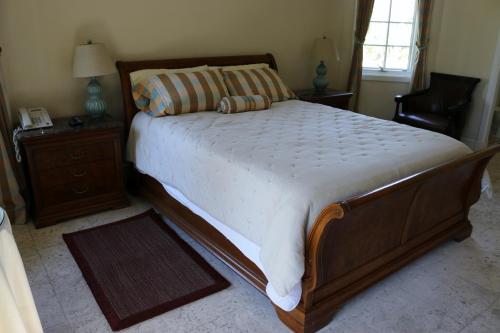 Secluded Miami Luxury Villa On 10 Private Acres Estate Fl Reviews S Planet Of Hotels Secluded Miami Luxury Villa On 10, Craigslist Portland King Bed Frame